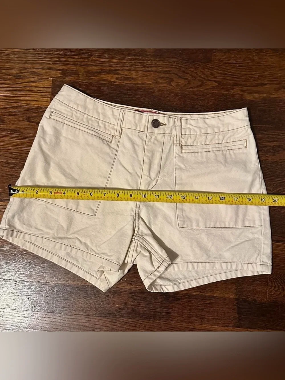 Women’s Y2K 2002 Old Navy Cream Denim Shorts Size 6